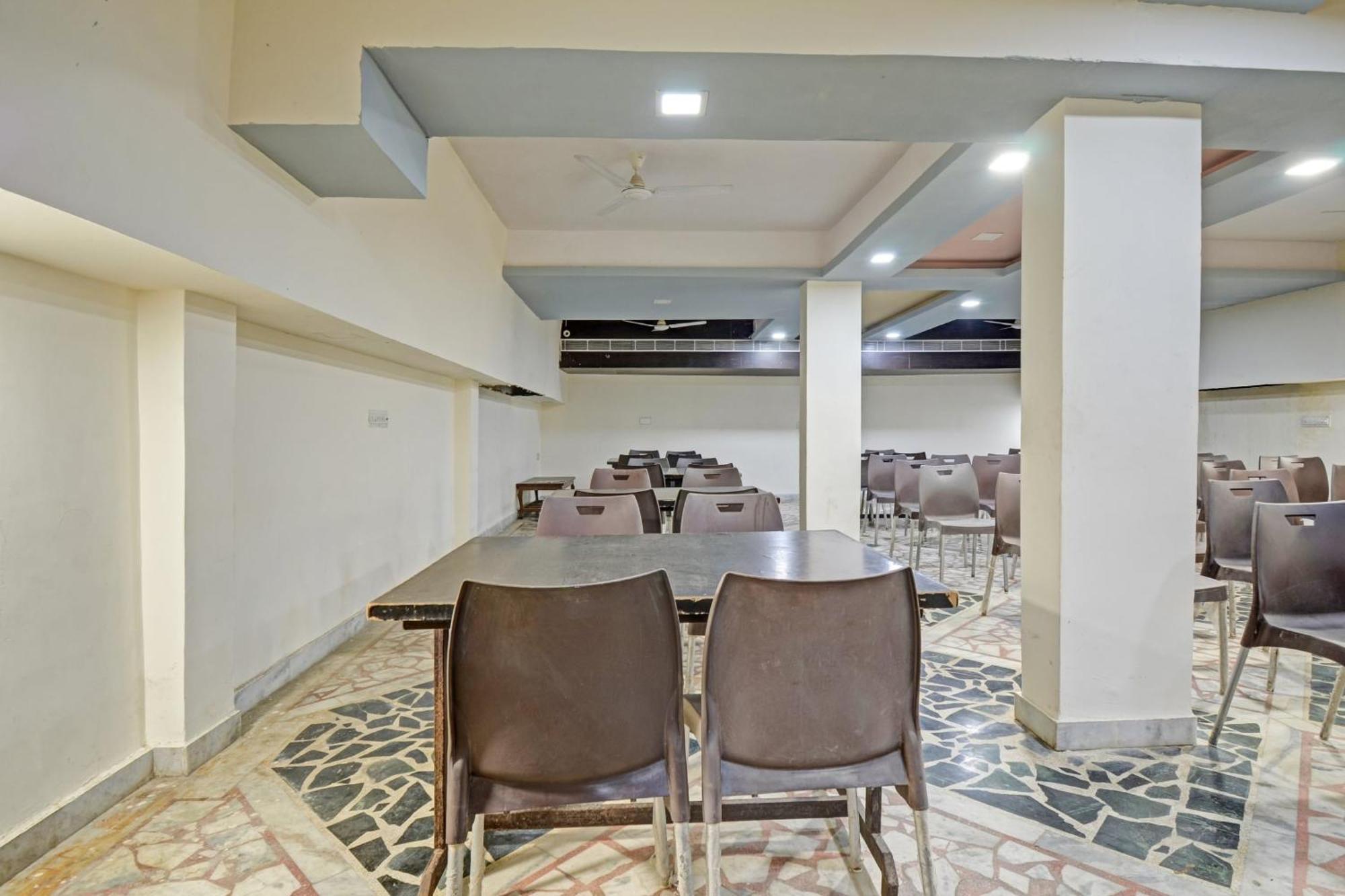 Collection O The Sunrise Hotel Udaipur Bagian luar foto