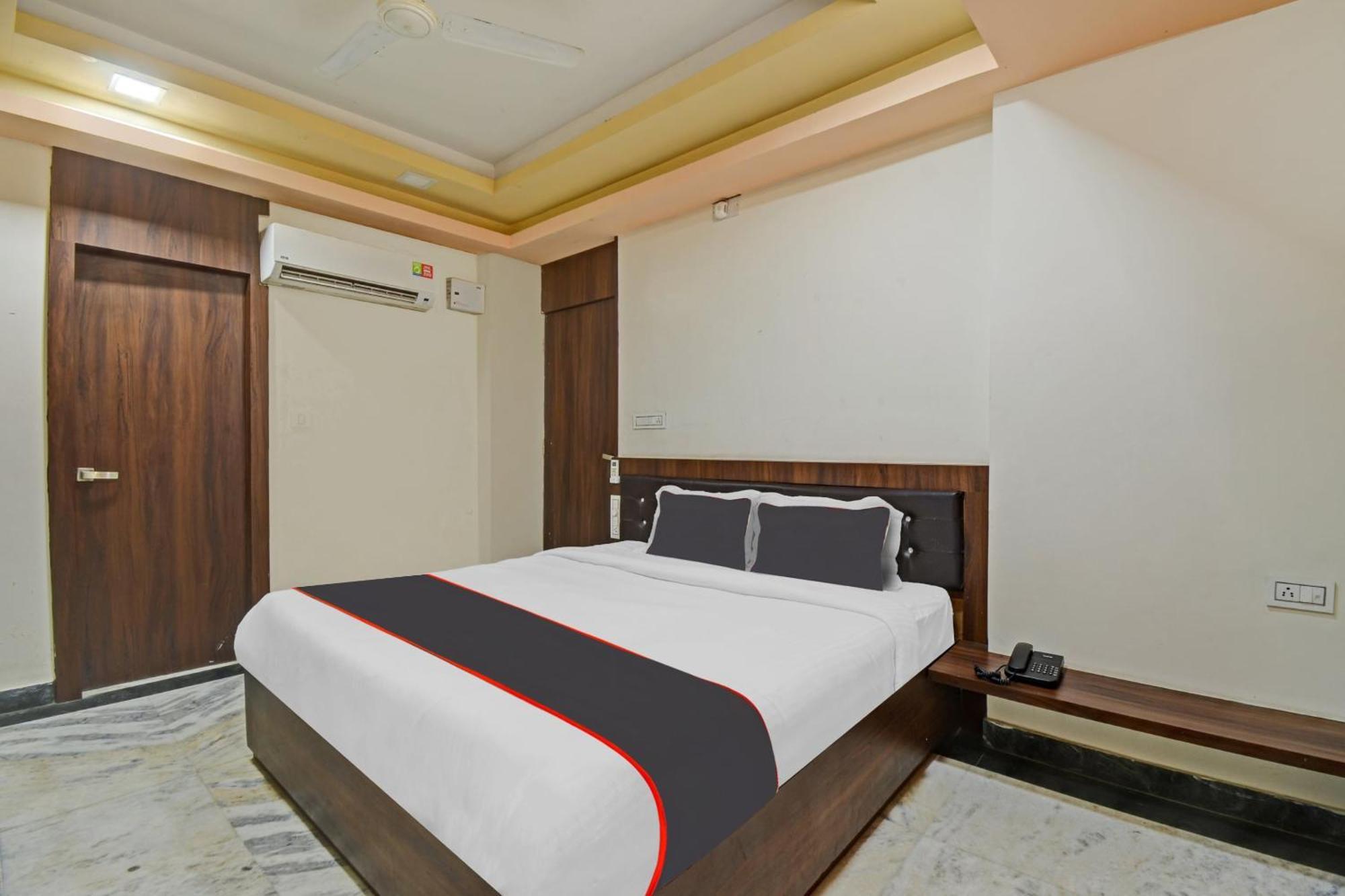 Collection O The Sunrise Hotel Udaipur Bagian luar foto