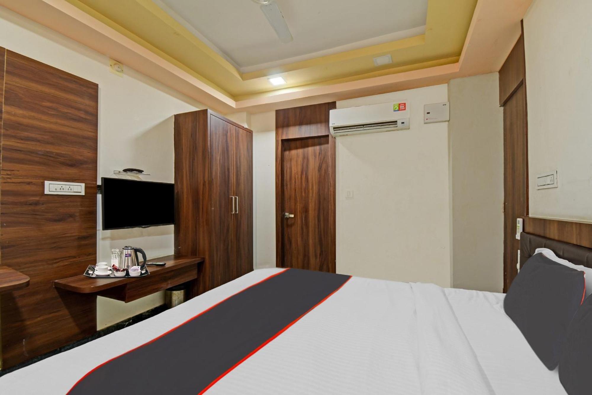 Collection O The Sunrise Hotel Udaipur Bagian luar foto