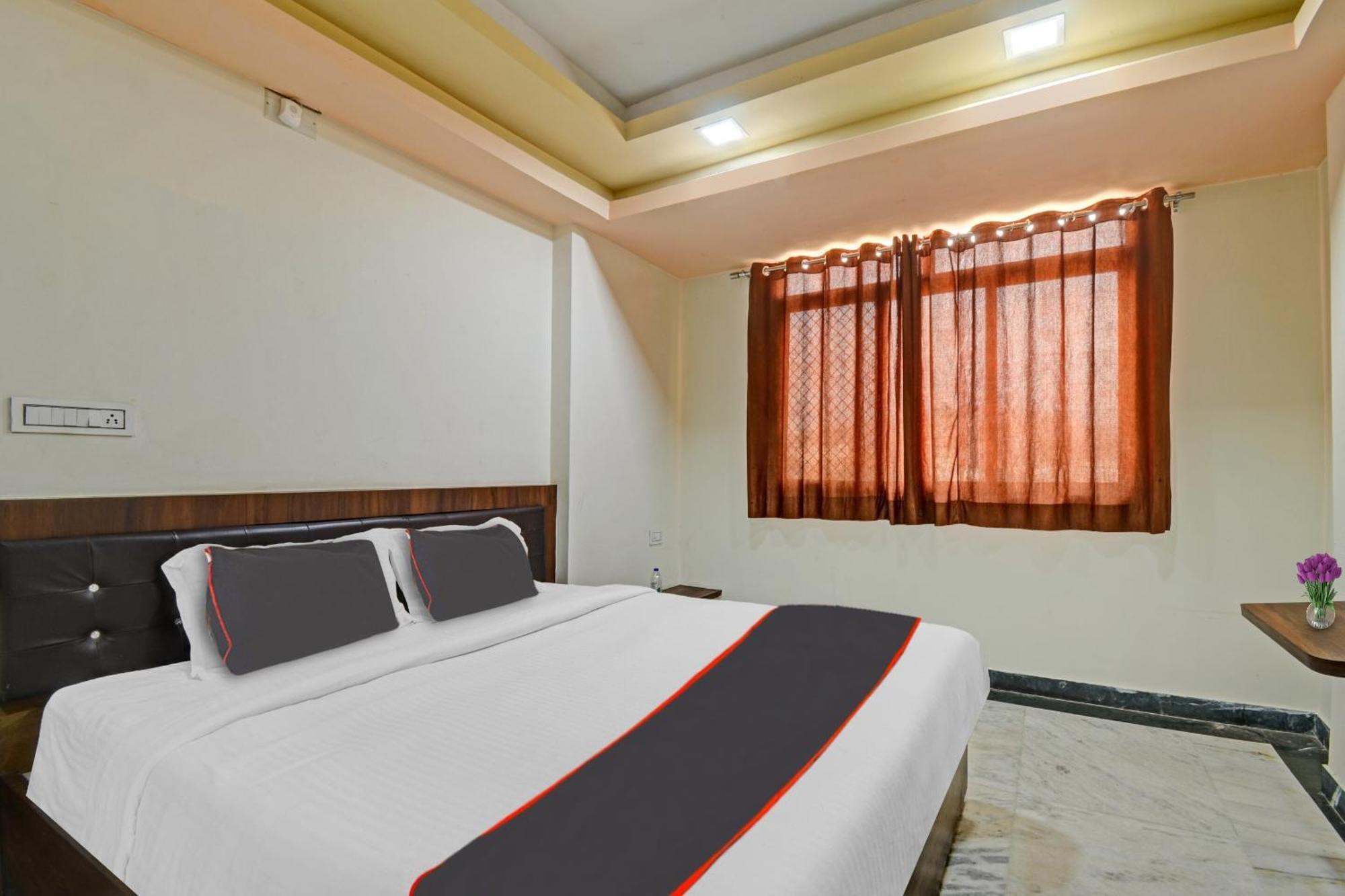 Collection O The Sunrise Hotel Udaipur Bagian luar foto