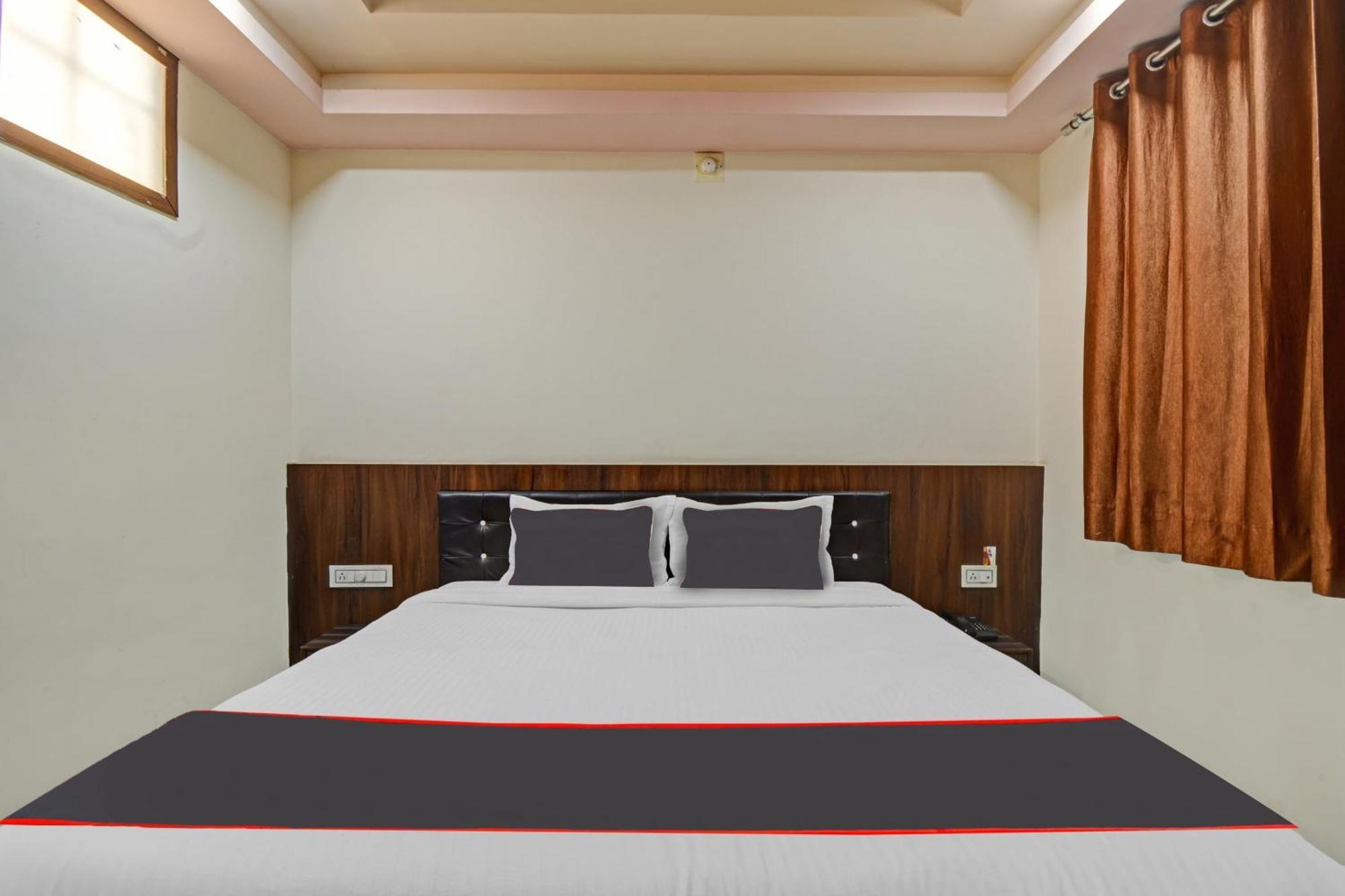 Collection O The Sunrise Hotel Udaipur Bagian luar foto