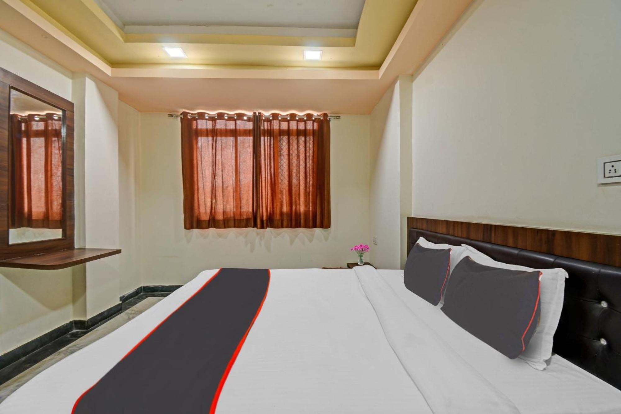 Collection O The Sunrise Hotel Udaipur Bagian luar foto