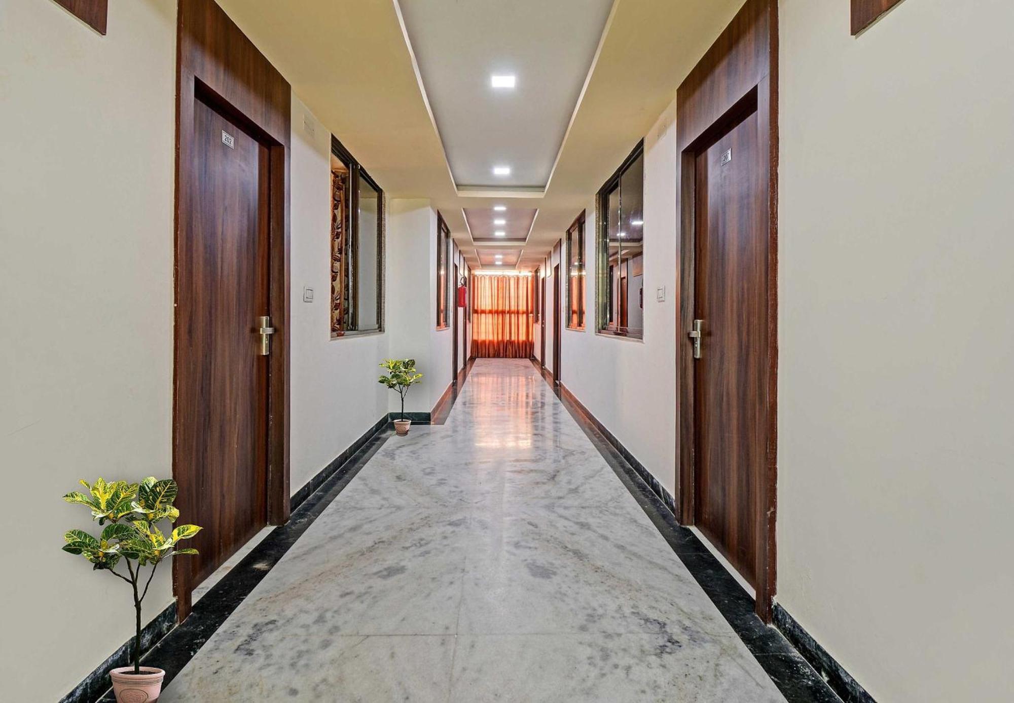 Collection O The Sunrise Hotel Udaipur Bagian luar foto