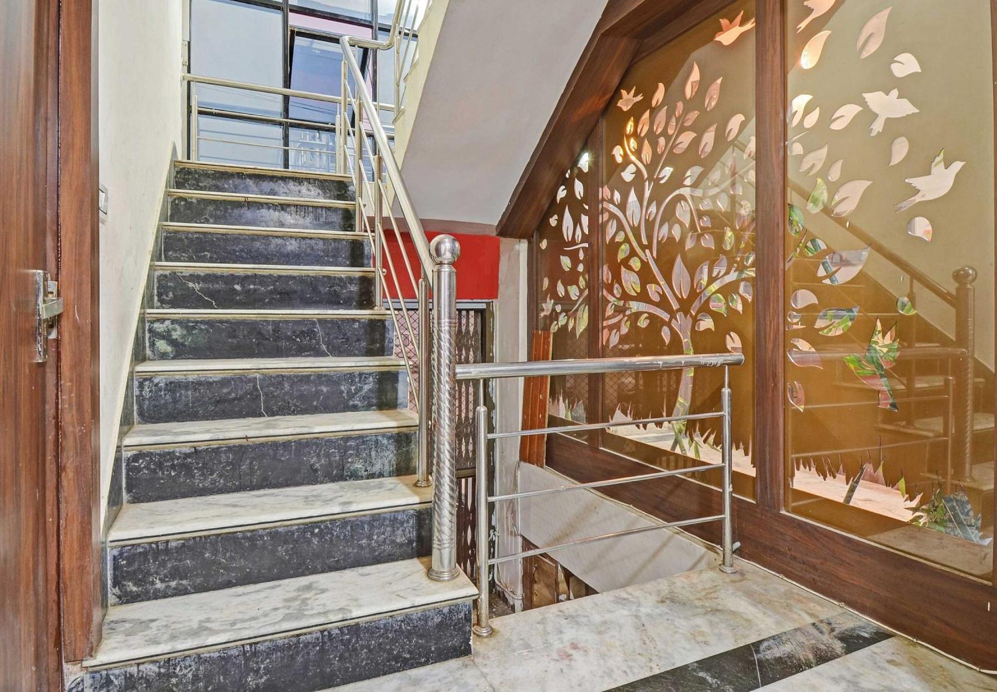 Collection O The Sunrise Hotel Udaipur Bagian luar foto
