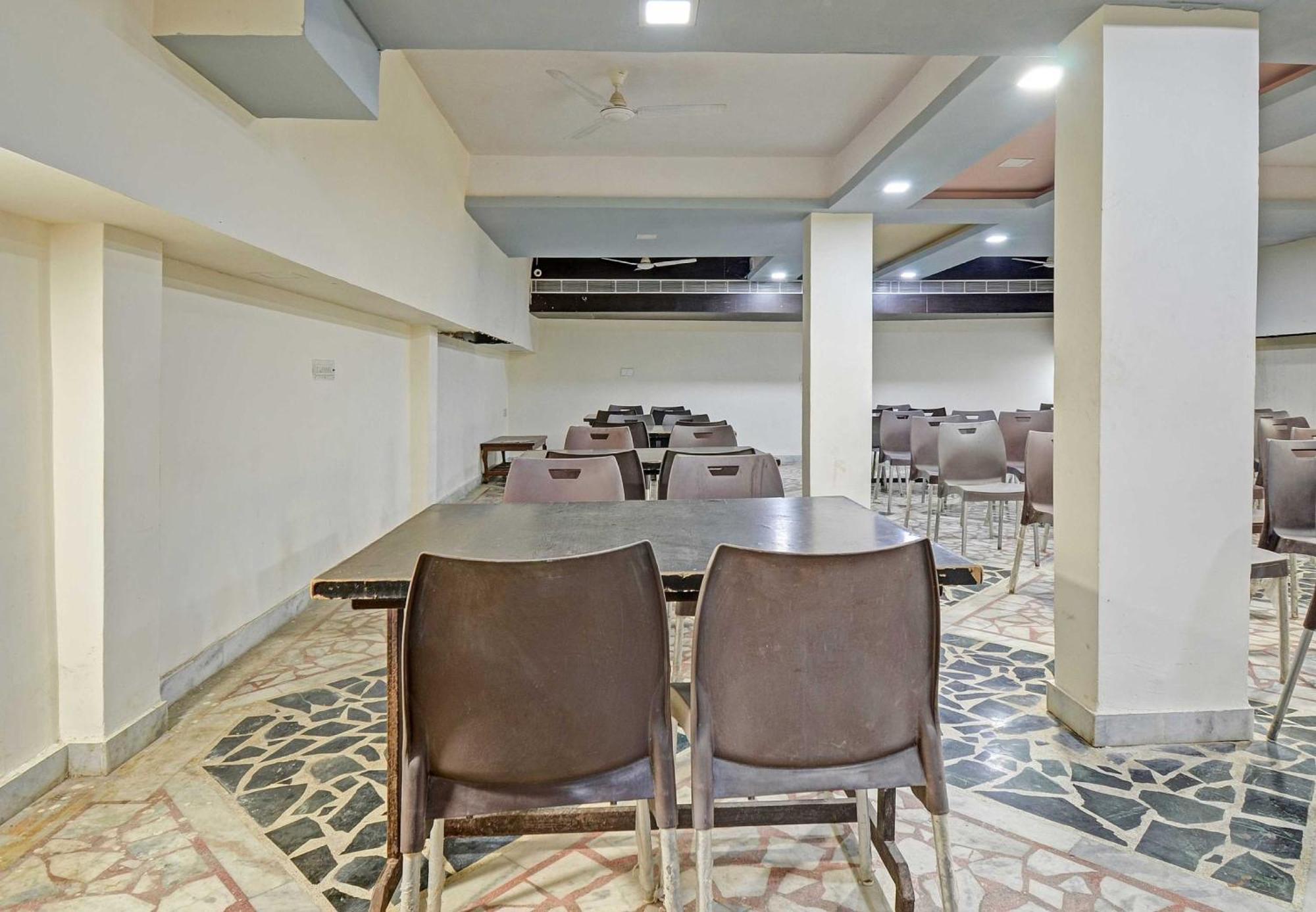 Collection O The Sunrise Hotel Udaipur Bagian luar foto