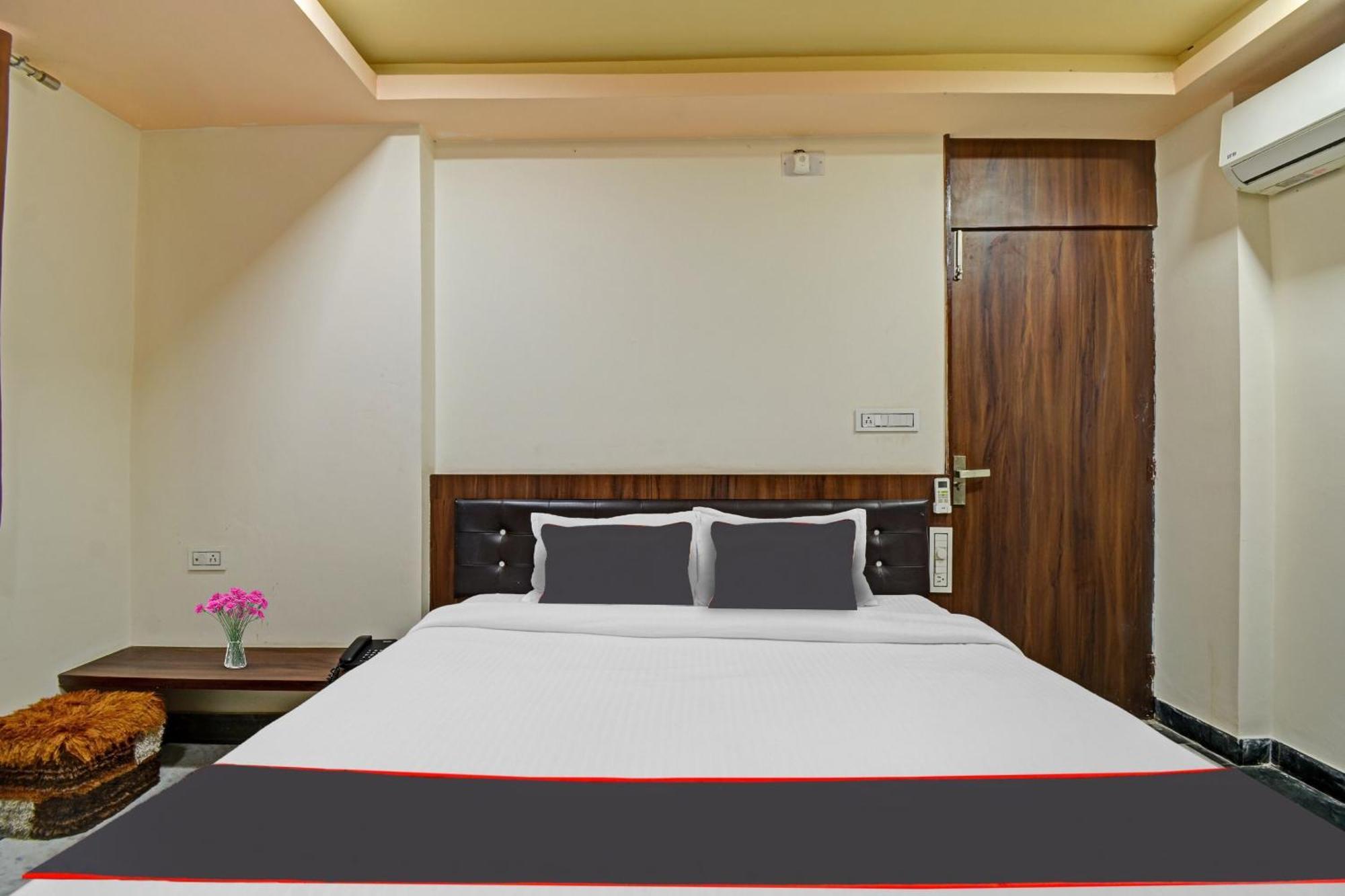 Collection O The Sunrise Hotel Udaipur Bagian luar foto